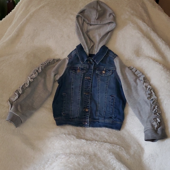 Tucker Tate denim jacket 🎉🎉HP🎉🎉 - Picture 2 of 7